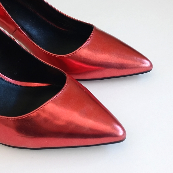 Gorgeous BCBGeneration Metallic Chrome Red 3" Heels 7.5 - Picture 3 of 12
